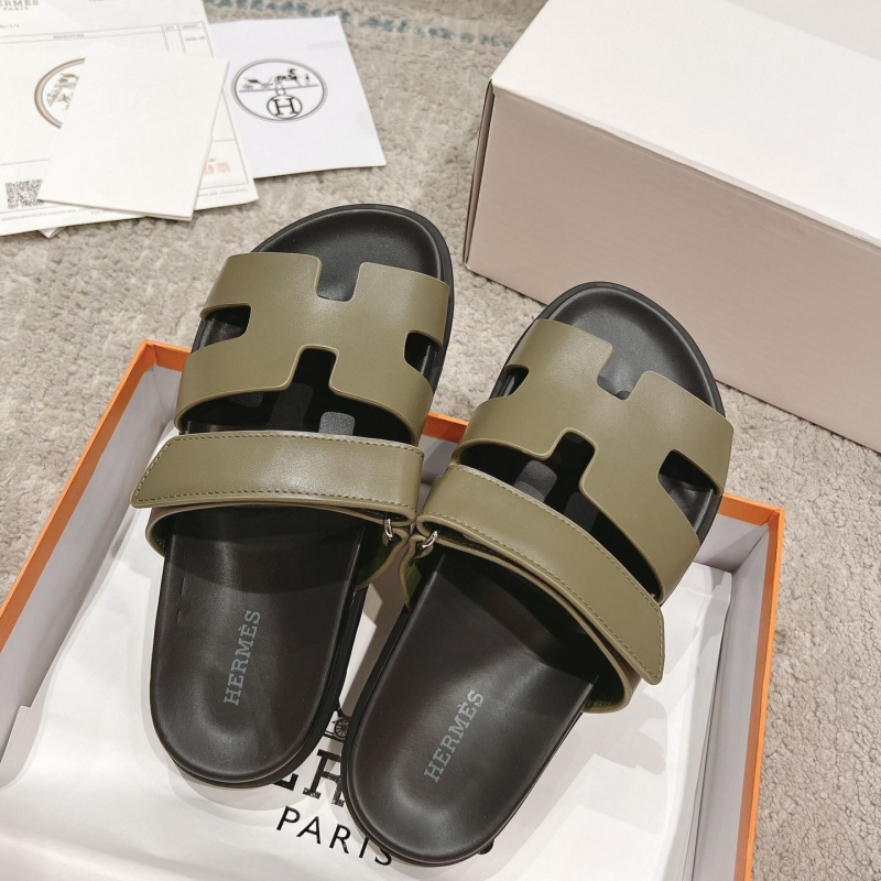 H**mes slippers